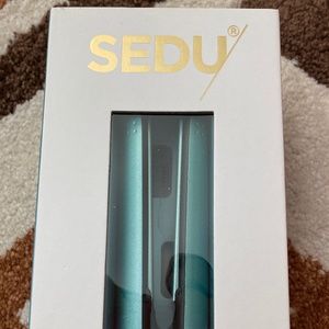 COPY - NWT SEDU 1” pro flat iron
